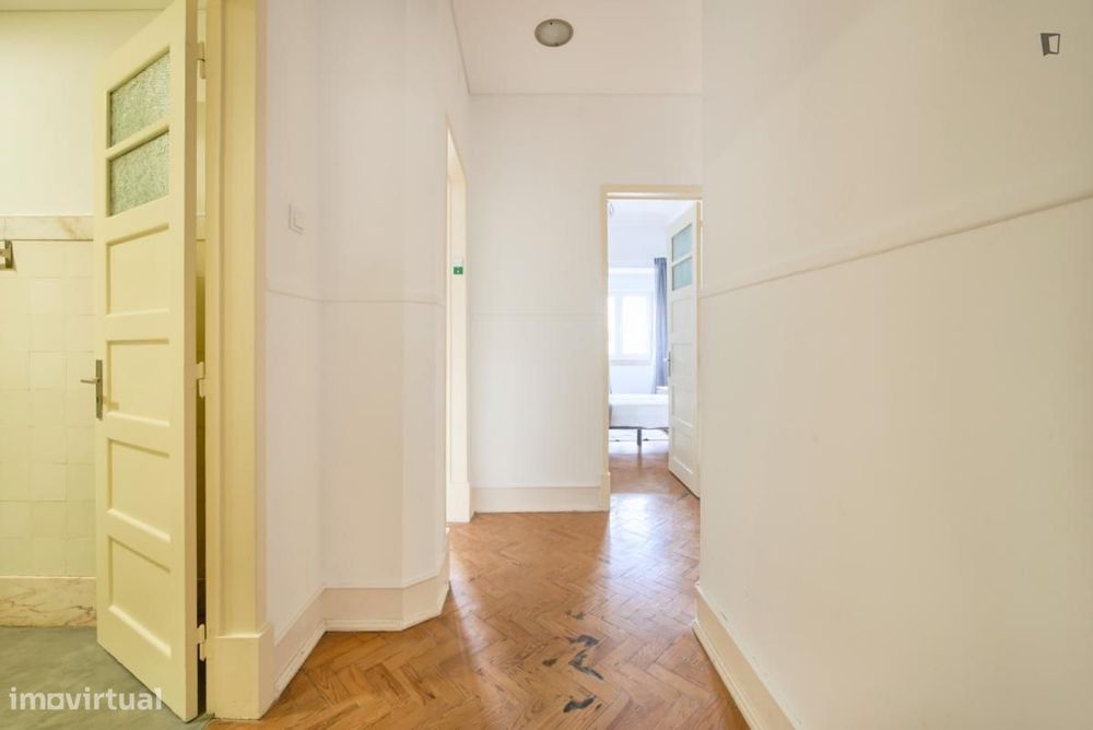 Quarto - localizado em Alameda Lisbon