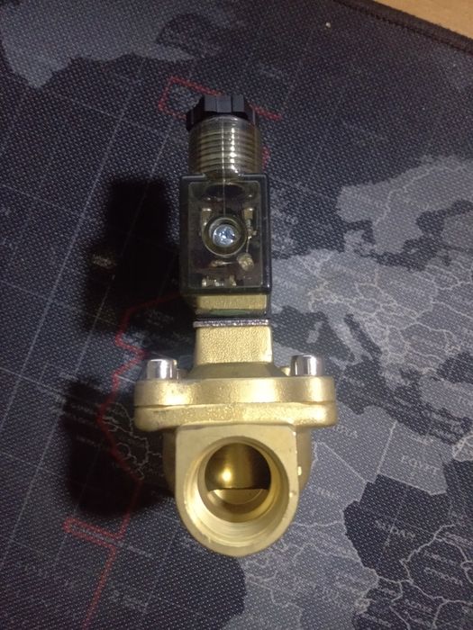 Электромагнитные клапаны.Новые.