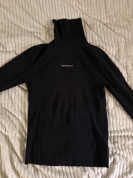 Чорна водолазка calvin klein