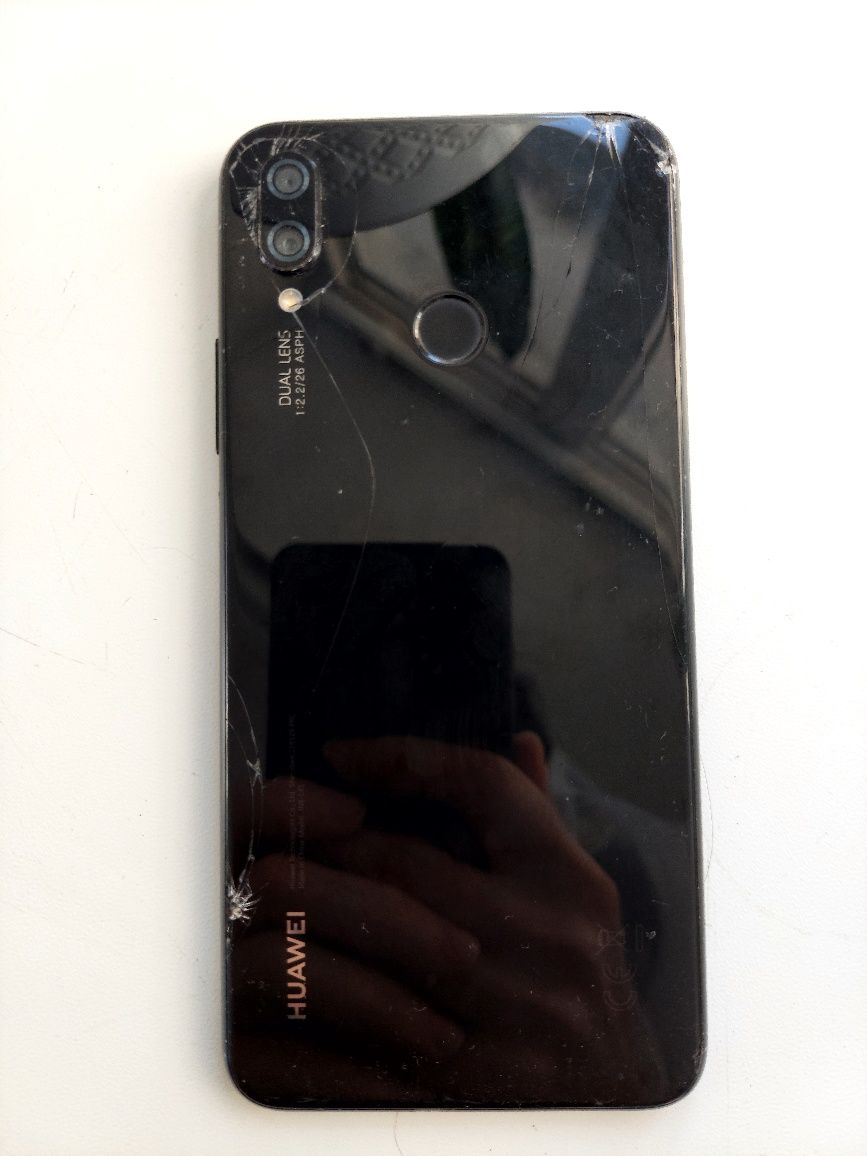 Huawei P smart plus 4/64 на запчастини або під ремонт