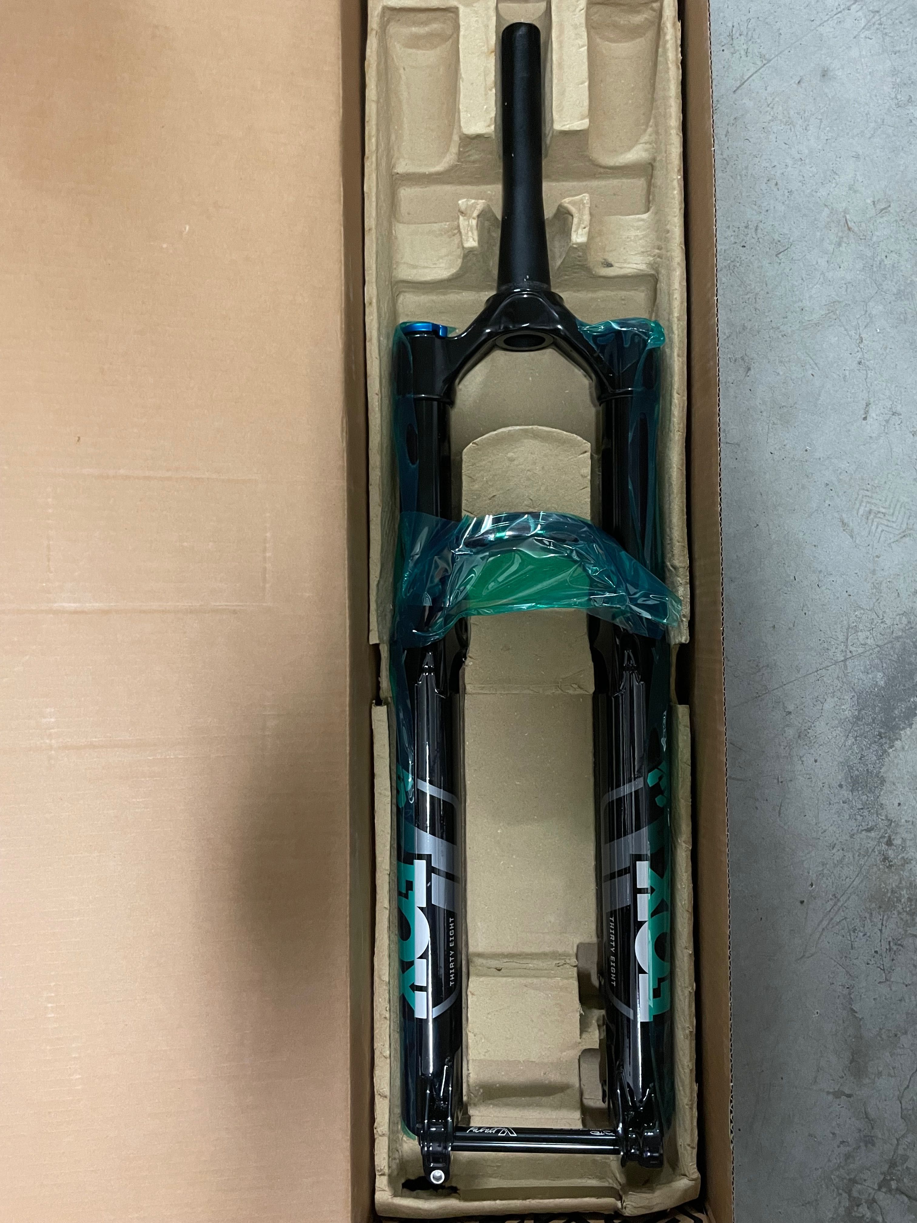 NOWY Fox 38 Float Performance 29/27,5 160mm enduro ebike mtb