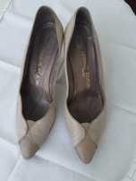 Elegantes Sapatos para Senhora - Vários Pares