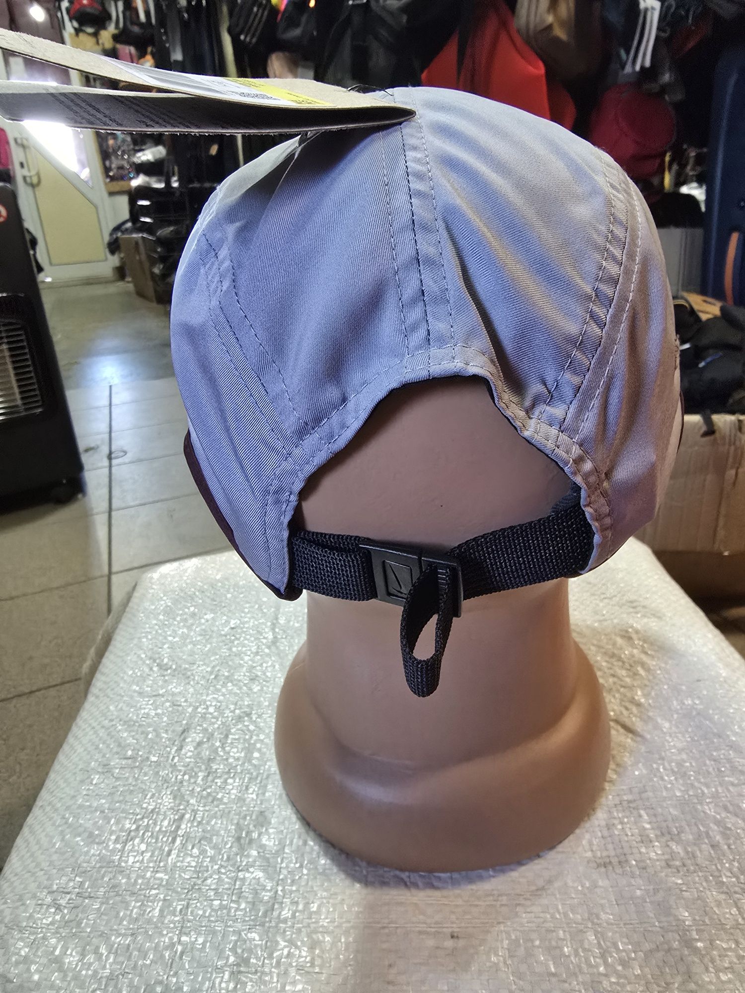 Кепка Nike Dri-FIT Fly Unstructuколір червоний Swoosh Cap колір сірий