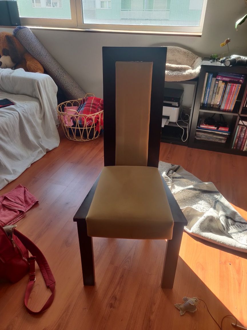 Cadeira em madeira maciça conjunto de 6