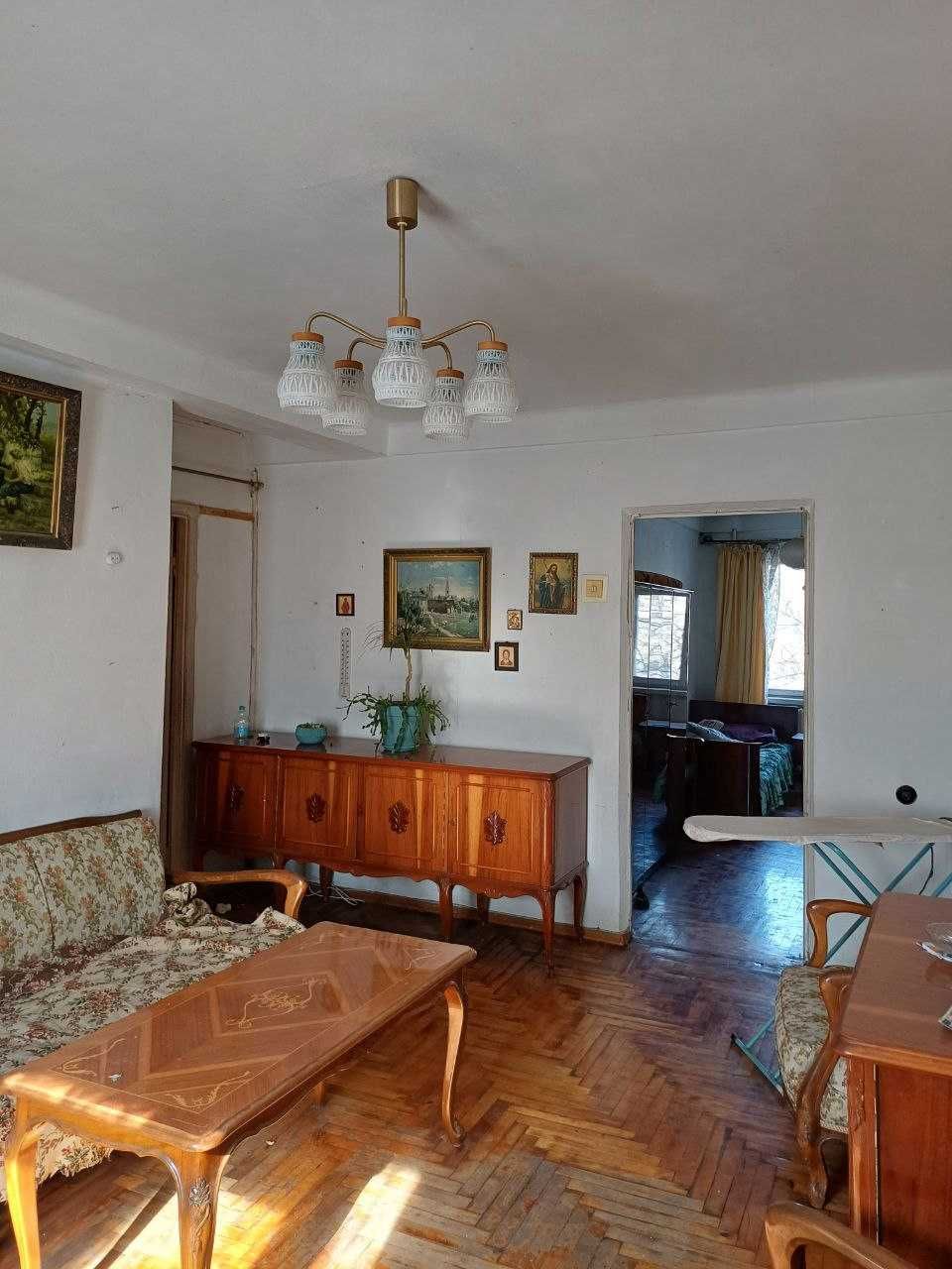 3-комн. квартира, ул. Почтовая, остановка "Малый рынок"