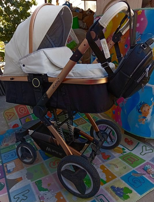Продам детскую коляска Ninos 3 блока с автокреслом супер легкая.