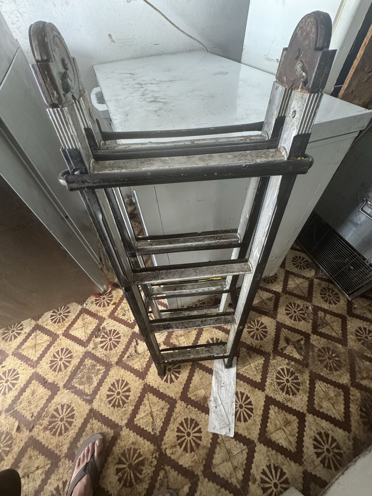 Escada Construído para ser robusto