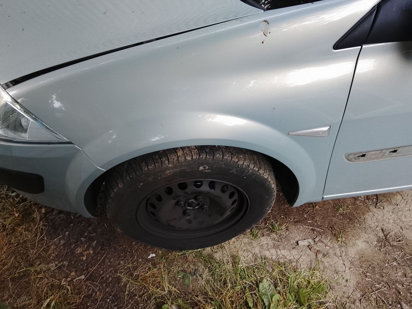 Zderzak przedni przód kompletny Megane II mv632