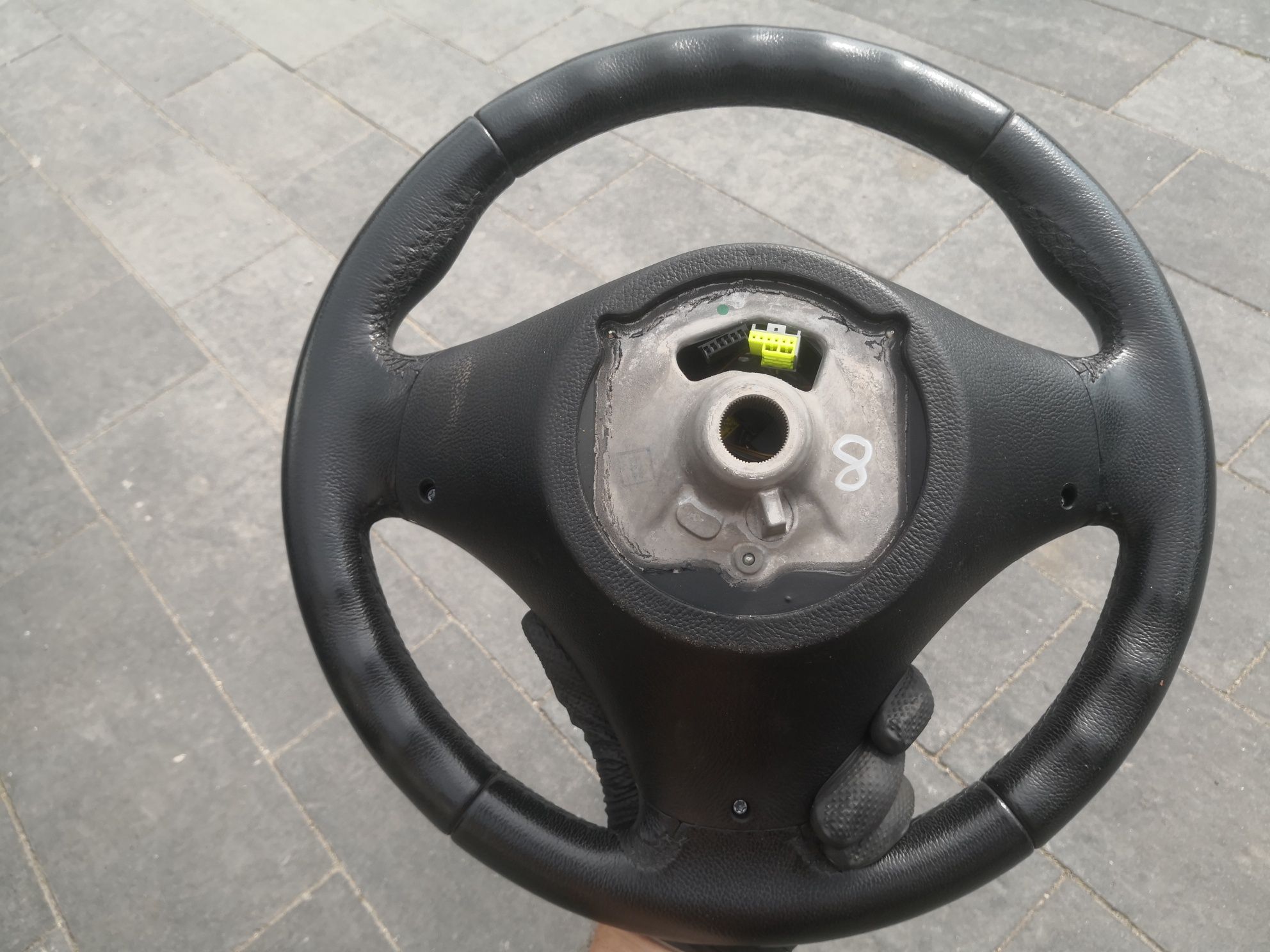 Kierownica multifunkcyjna BMW e87 e81 e82 e88 e90 e91 e92 z podusz #8