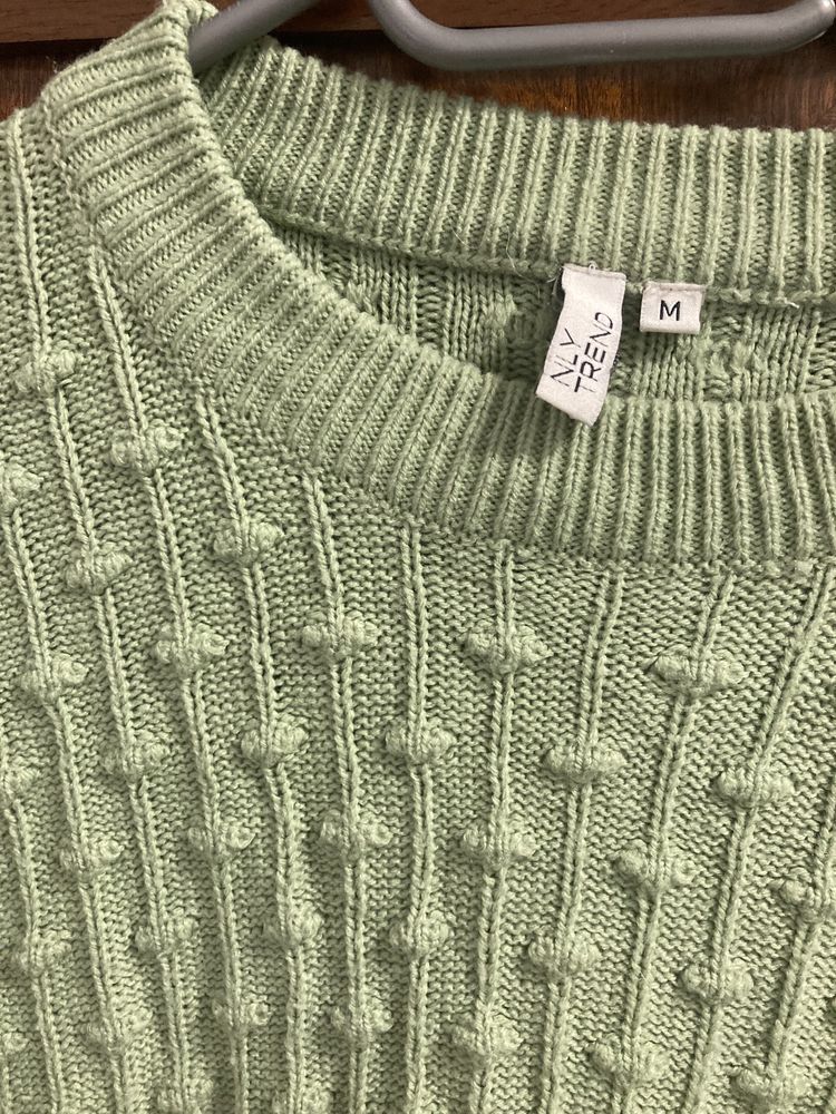 Zielony pistacjowy sweter rozmiar M