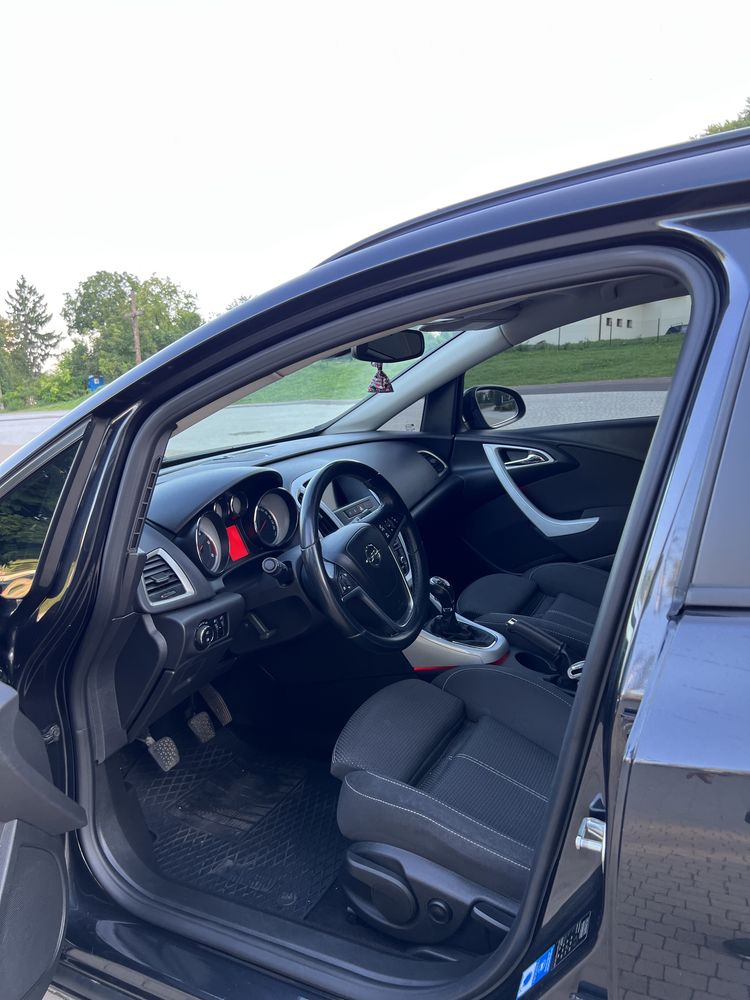 Opel Astra j 1.7 2012р ТОРГ