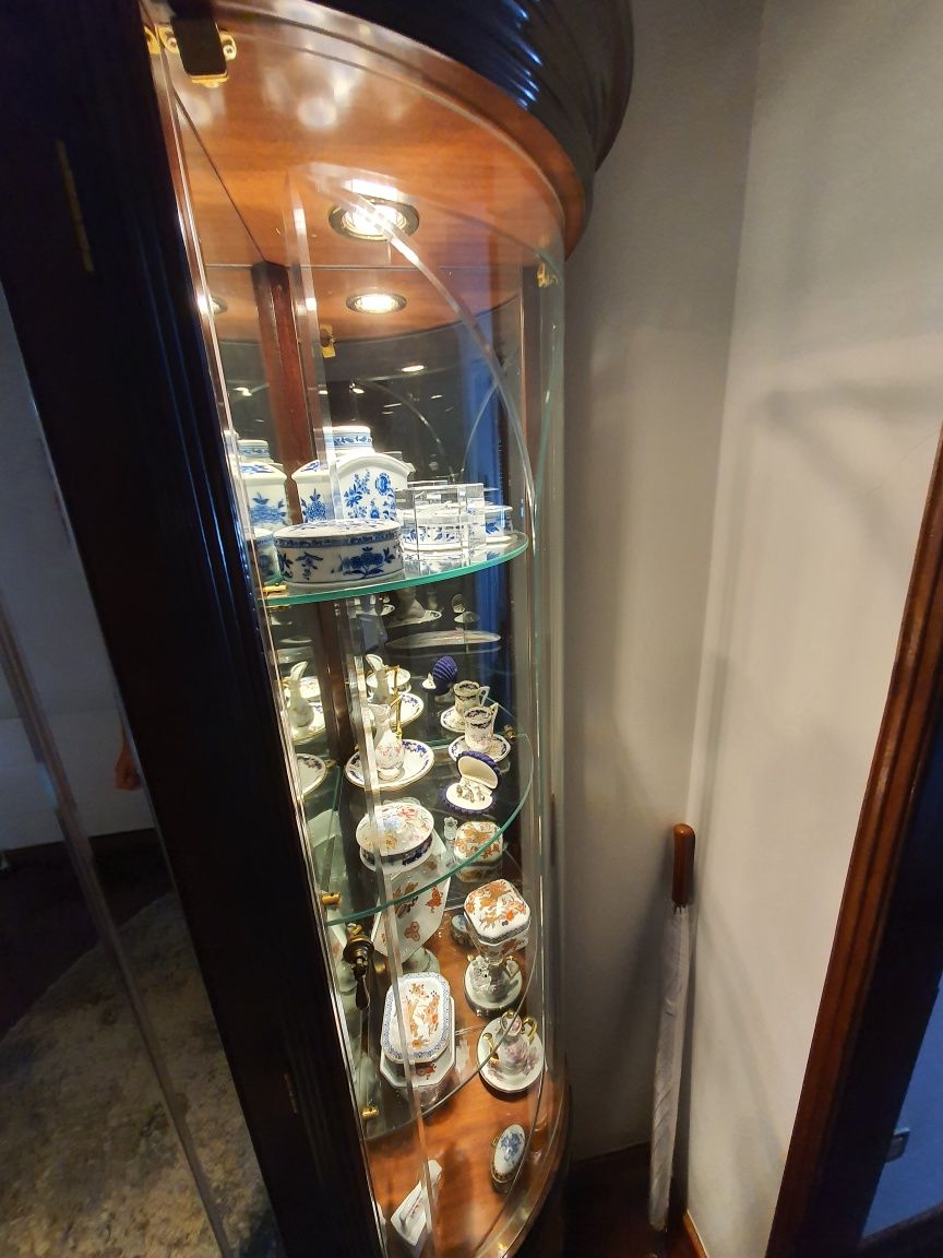 Móvel Chapeleiro Guarda roupa e Cristaleira