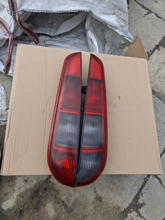 Lampy tył Ford Focus 2 komplet