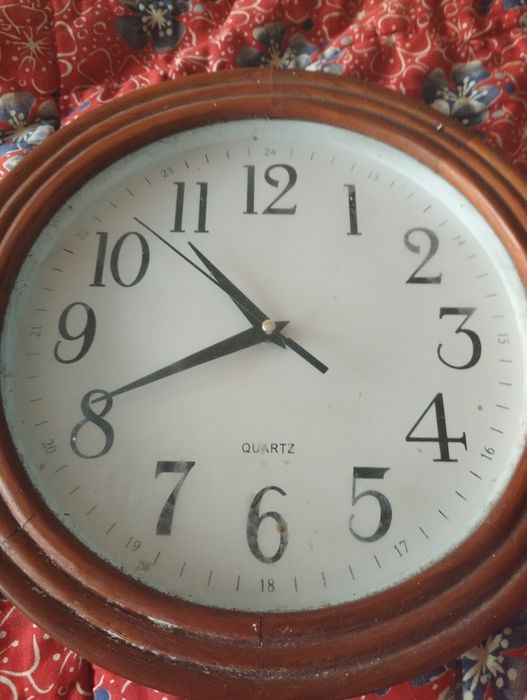 Часы настенные  продаю