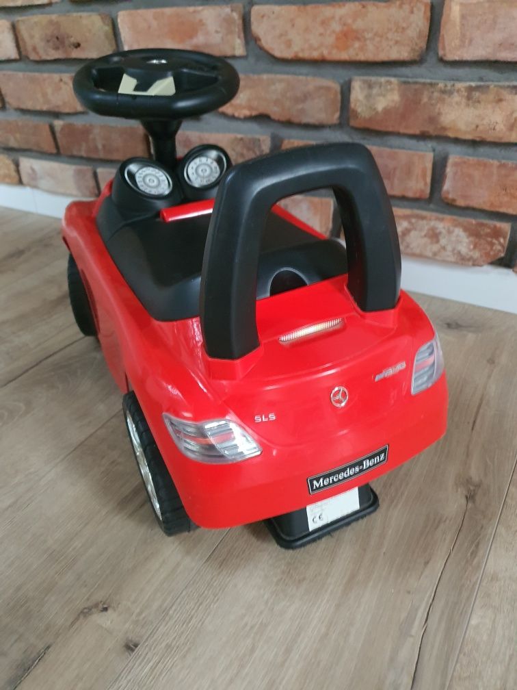 Samochodzik jeździk mercedes
