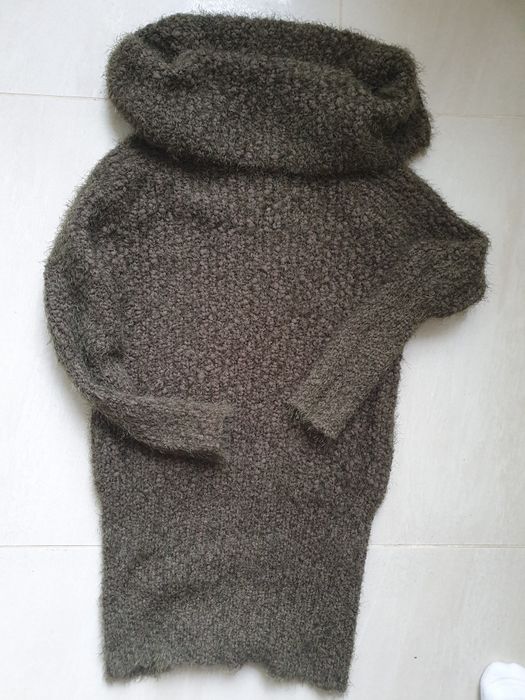 Sweter z ciekawym dekoltem/golfem nowy