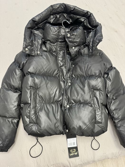 Пуховик зимовий жіночий