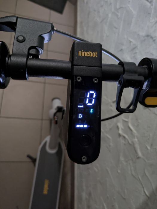 Продам електросамокат Ninebot Kickscooter Max g30 LD