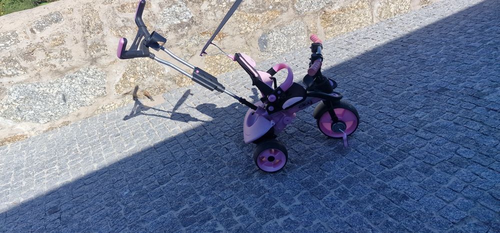 Triciclo para menina