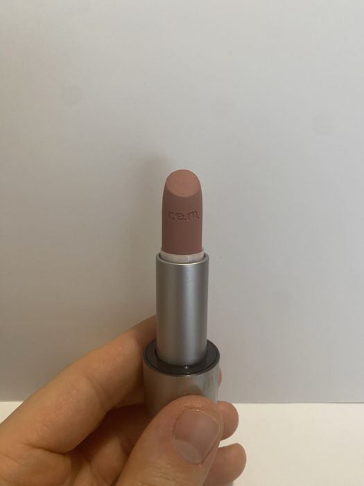 Szminka Bubbly - R.E.M. Beauty jak nowa