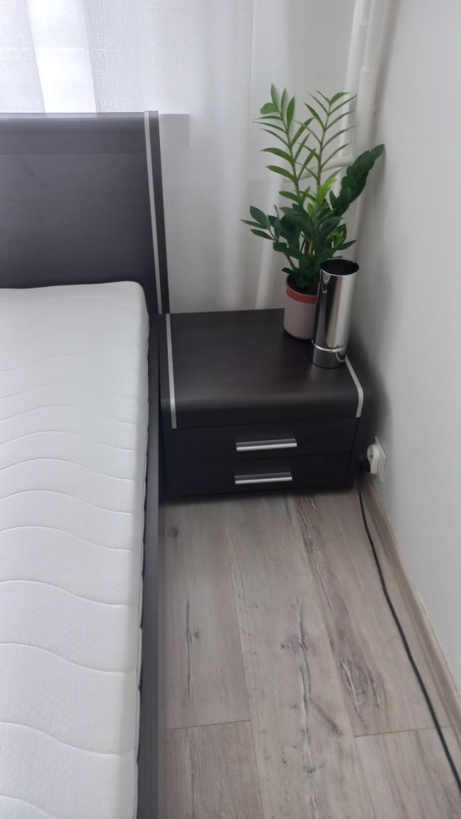 Sypialnia łóżko 160*200, szafka nocna gratis