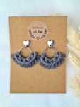 Kolczyki sztyft serca z szarą aplikacją stal chirurgiczna handmade