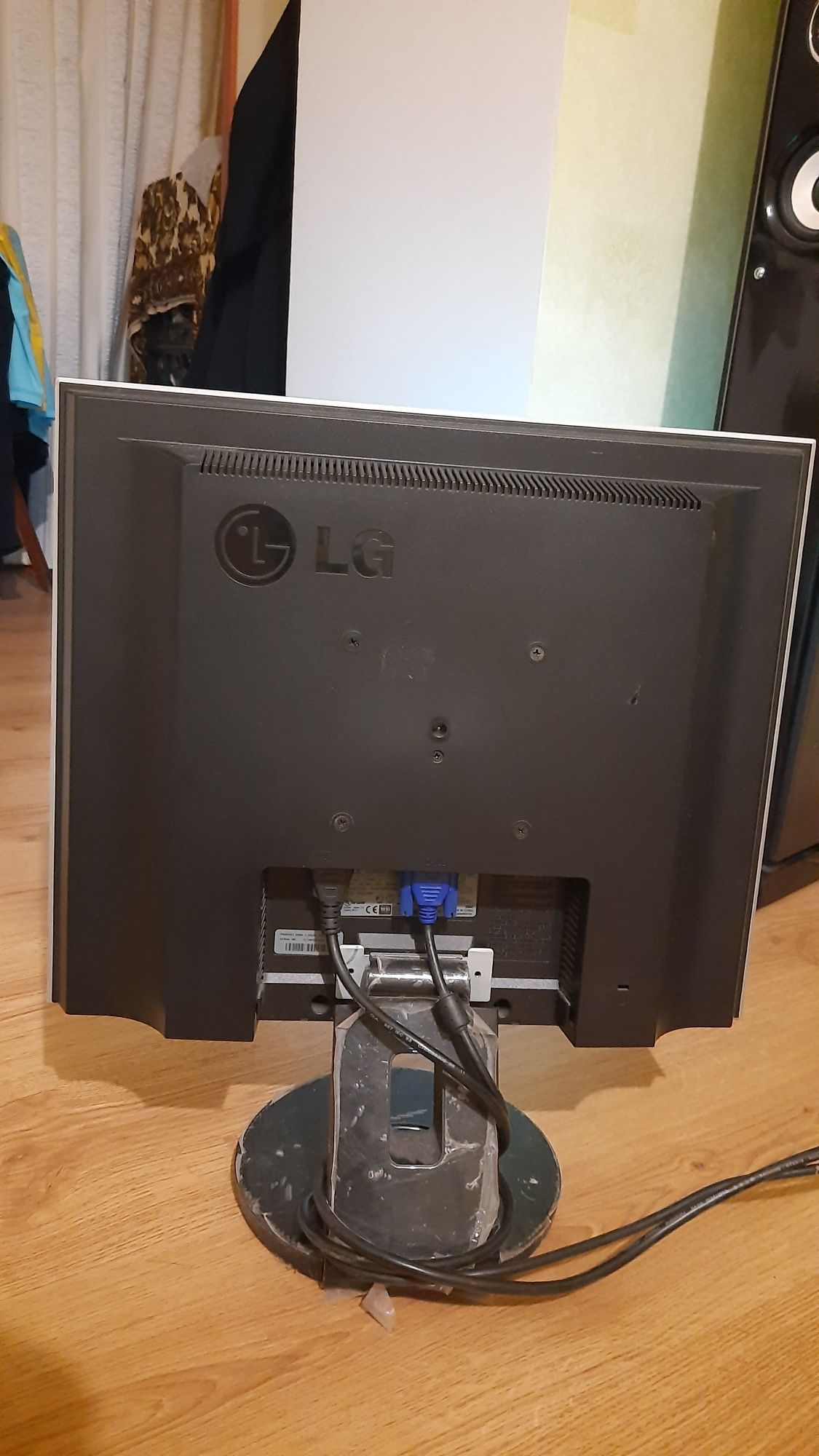 Монитор монитор LG Flatron L1932S .