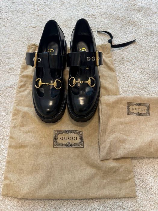 Оригінальні чорні туфлі від Gucci
