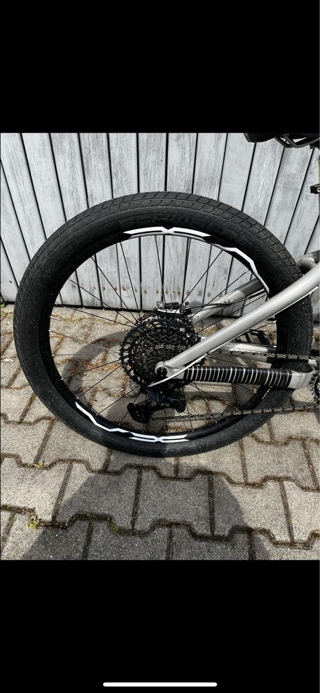 Rower Enduro DARTMOOR HORNET, CUSTOM 2022 {roz. L}