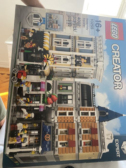 LEGO 10255 - Assembly square SELADO