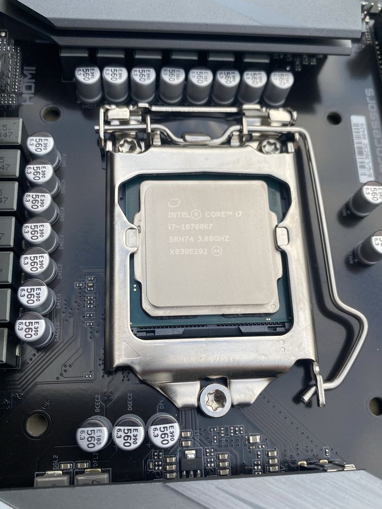 Intel core i7 10700kf + Gigabyte Z590M Gaming X топовый комплект интел