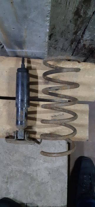 Передній амортизатор для ВАЗ 2101 - 2107