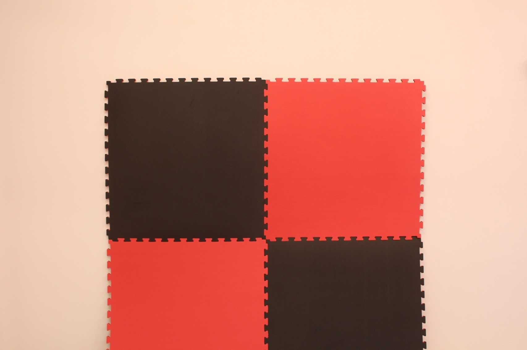 Mata puzzle 2 cm czerwono - czarna
