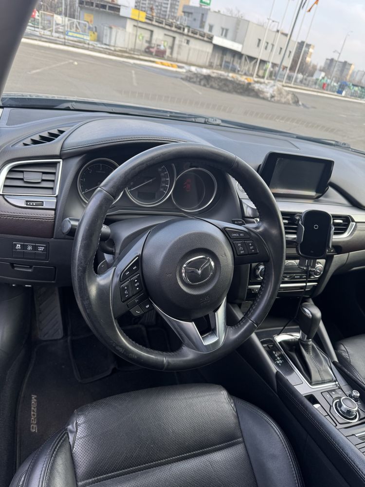 Автомобіль Mazda 6 2.2 дизель