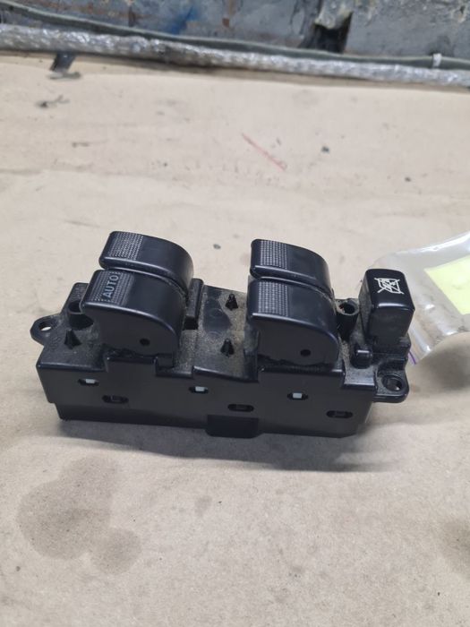 Кнопки склопідйомника Mazda 6 GG GY дорестайл