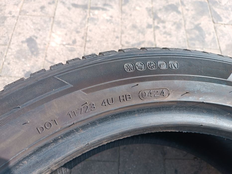 235/50ZR19 Hankook Kinergy 4s2 X 4-Seasons  235/50R19