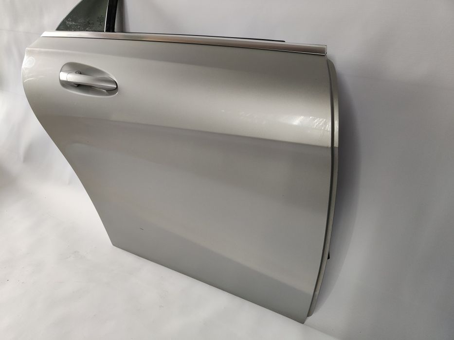 Mercedes CLA w117 250 drzwi prawe prawy tył srebrny 761 kompletne