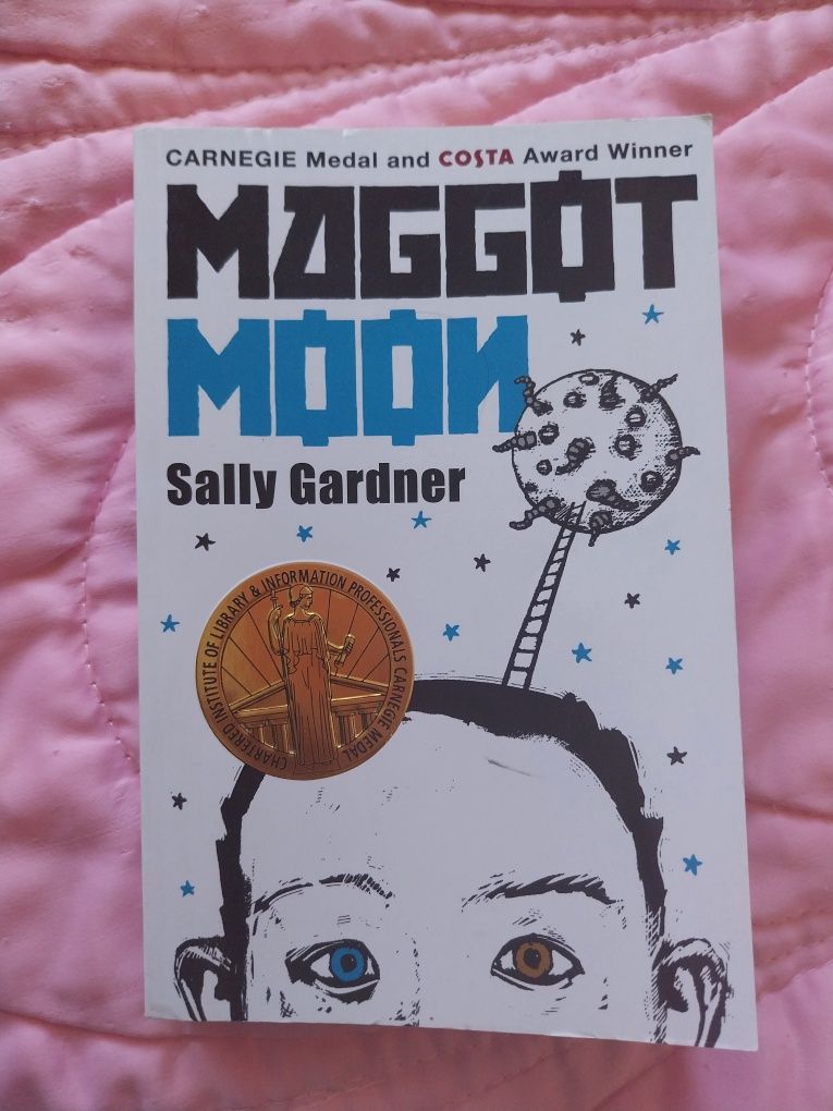 Maggot Moon - Sally Gardner