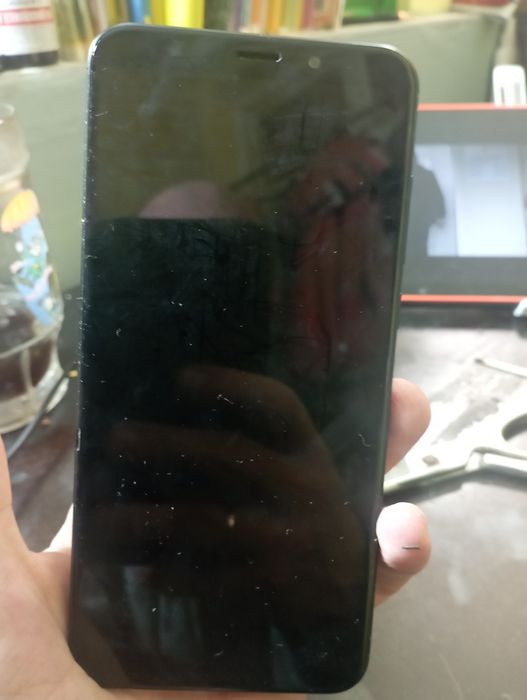 Продам телефон не зарежаеться