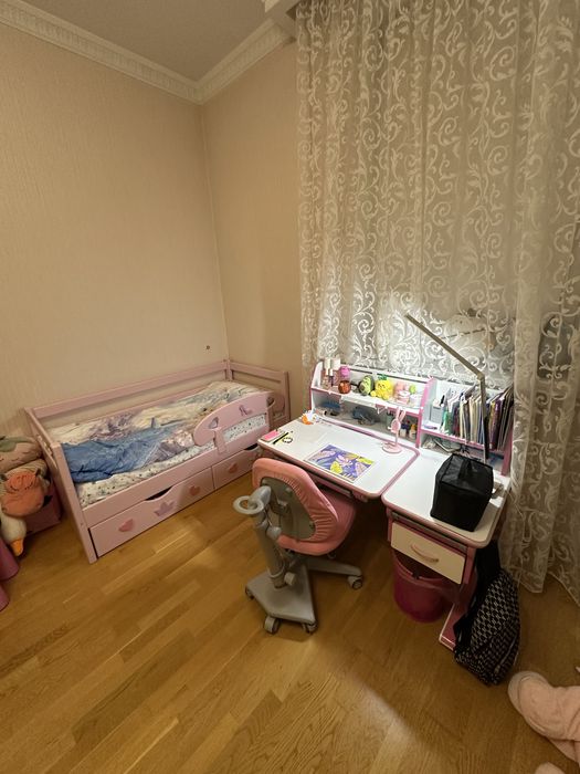 Дитяче ліжко для дівчинки