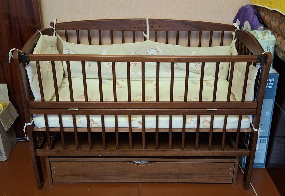 Продам дитяче ліжко.