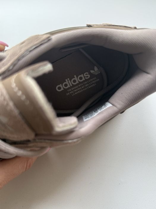Кросівки жіночі Adidas