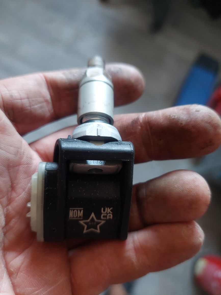 czujnik cisnienia powietrza TPMS bmw g05 g06 g07 g20 g30
