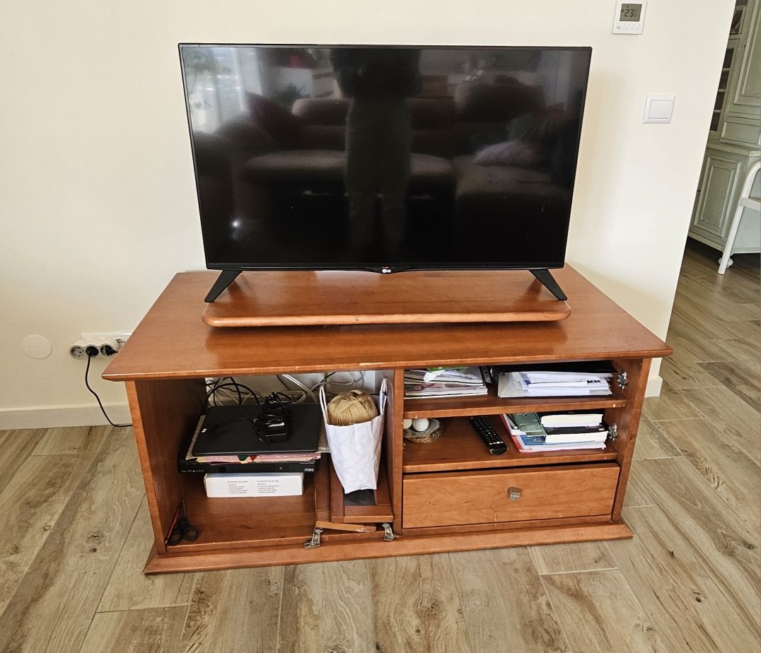 Movel de tv (madeira cerejeira)