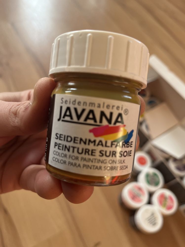 Farby do jedwabiu i tkanin