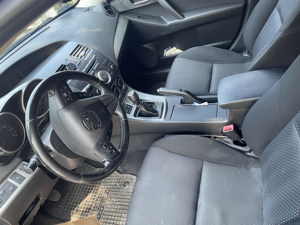 Mazda 3   LPG  2010