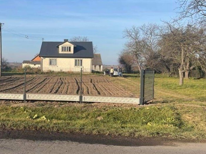 Gospodarstwo z polem Niewirków