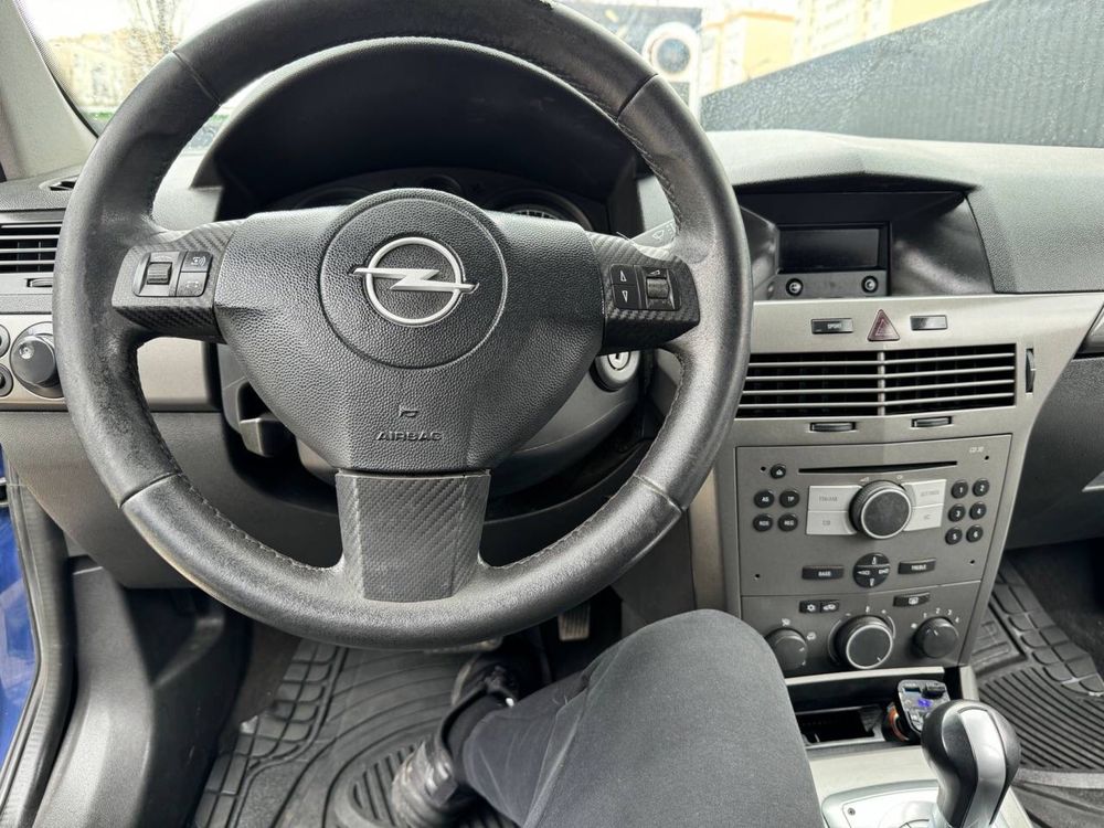 Продам Opel Astra H