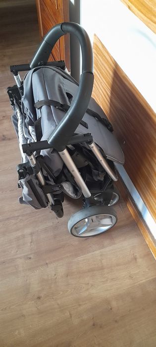 Carrinho de passeio e bebê conforto Maldivas