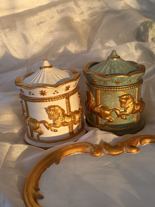 Свічка в гіпсовому підсвічнику